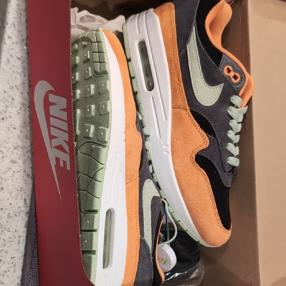 Nike Air Max Sneakers in Orange and Green